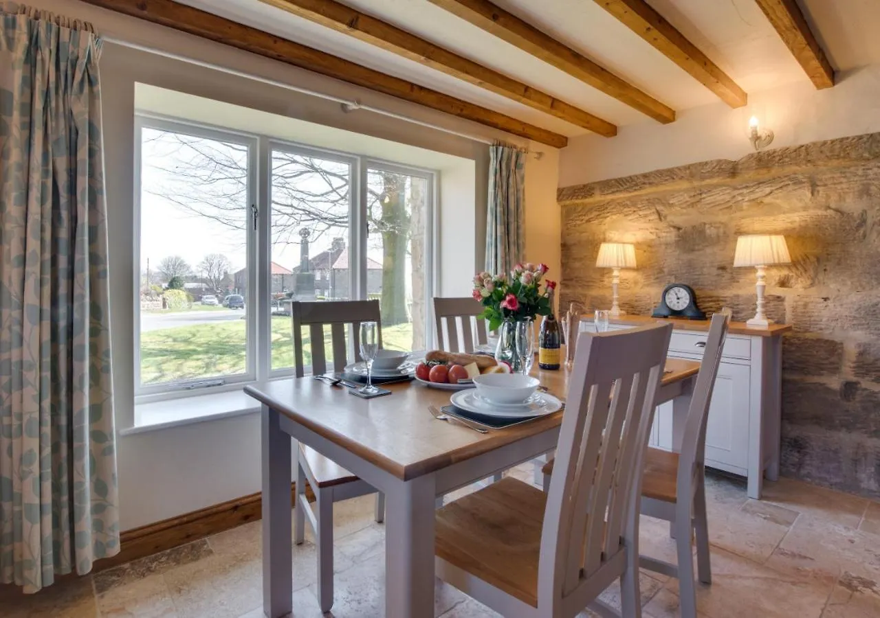 Holiday home Holly Tree Cottage Aislaby